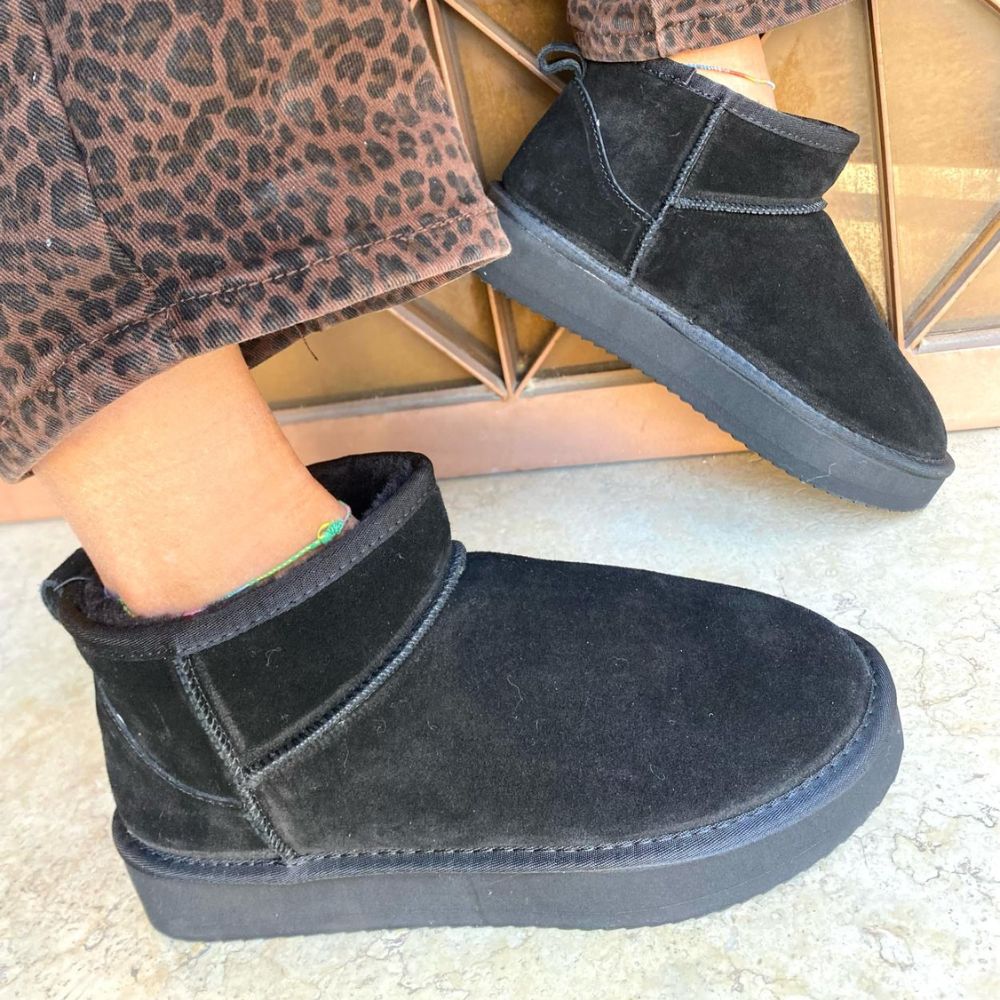 Stivaletto Nero con pelo - Donna Stivaletto Nero con pelo - Donna